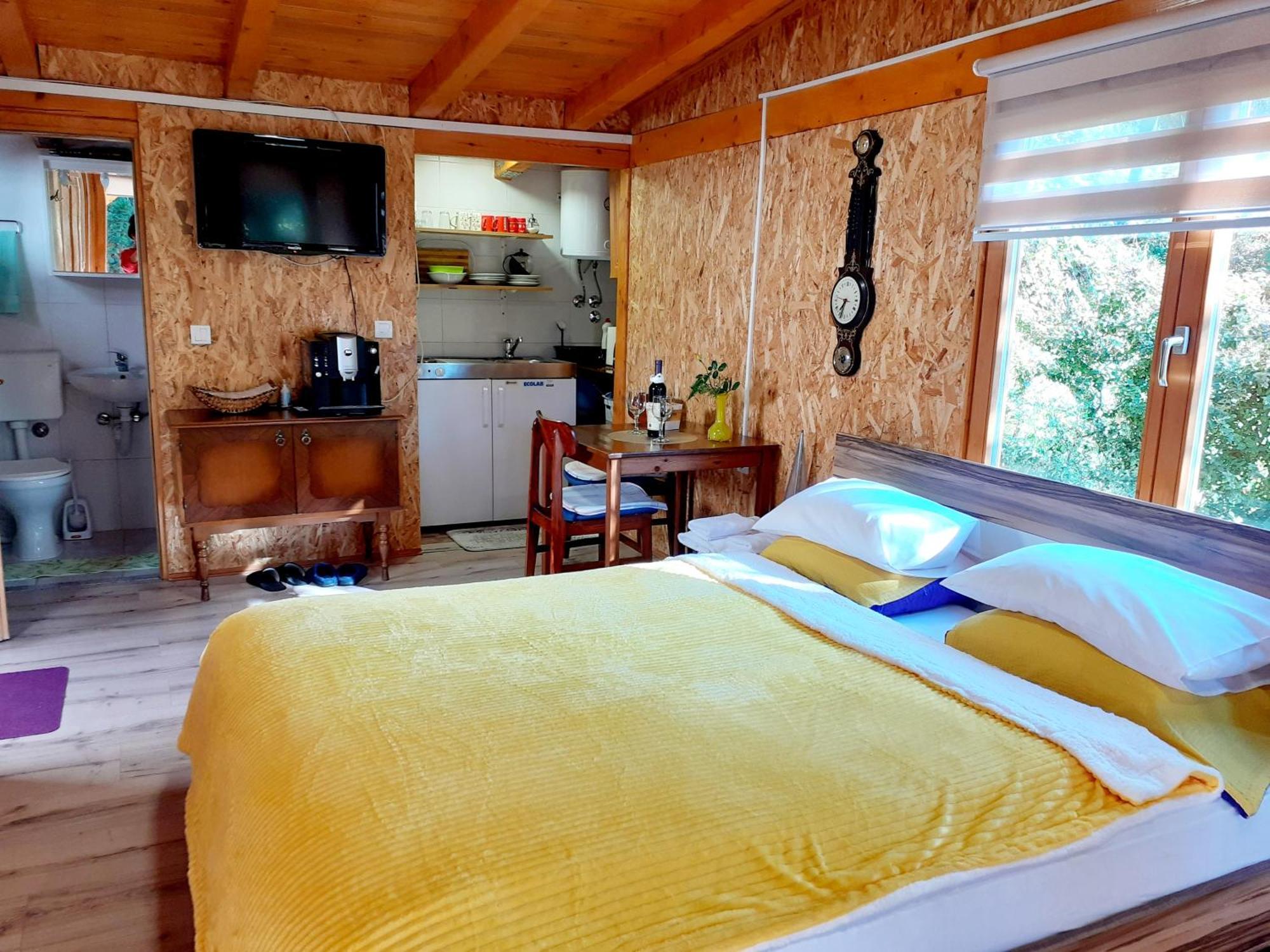 Obiteljski Apartman Borovi Visoko Quarto foto